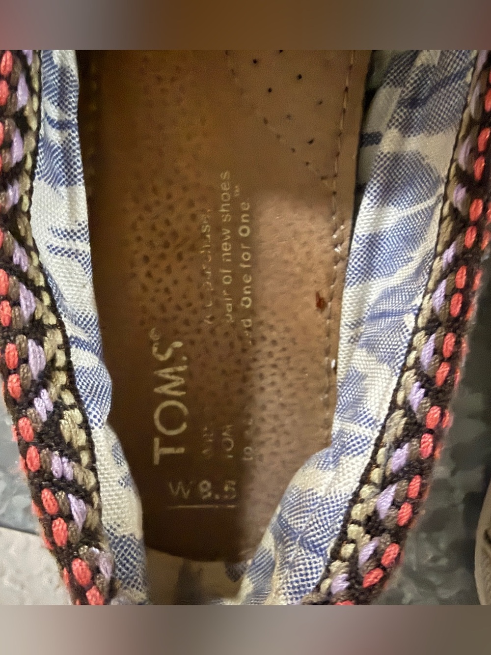 Toms Women’s Alpargata Slip-On Shoes in Beige with Patterned Trim, Size 9.5 - Picture 7 of 8